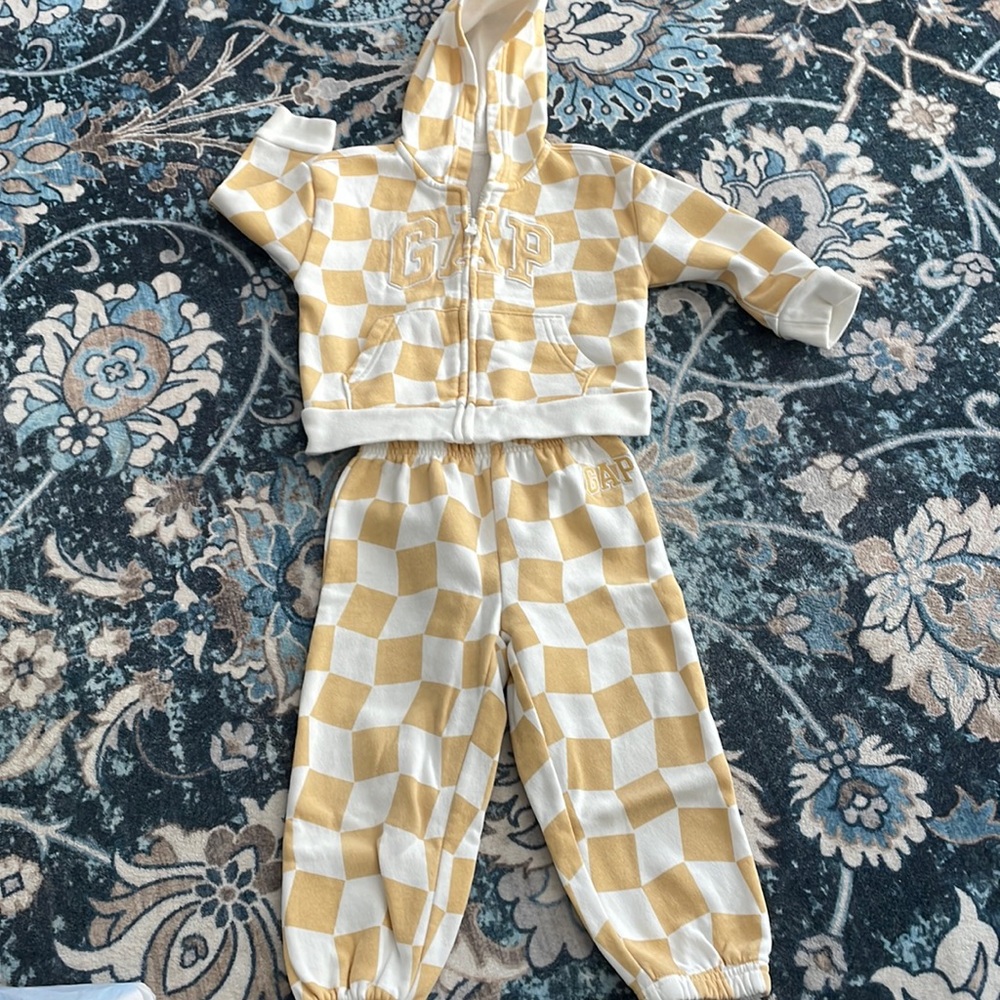 Toddler Gap Tracksuit zip up hoodie and pants size 2 years